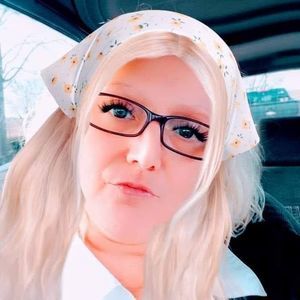 Meet your Posher, Stacy m